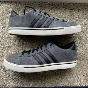 Adidas Men’s Sneaker Size 11.5